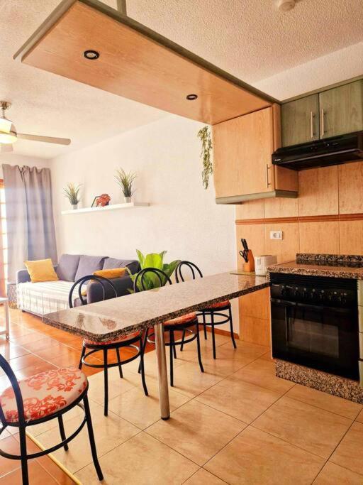 Comfortable Centrally Located Apartment Playa Feñabe المظهر الخارجي الصورة
